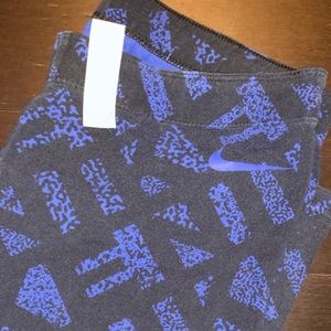 Medium Women’s Nike Leggings